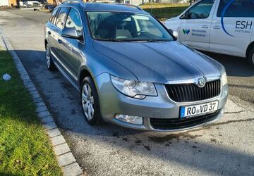 Skoda Superb 213.000 km 4.099 &euro; Rosenheim 83022