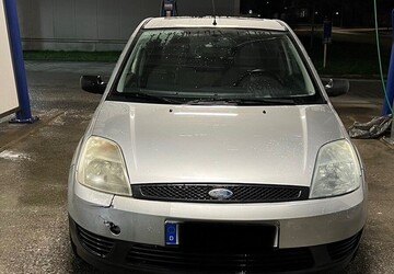 Ford Fiesta 165.000 km 2.400 &euro; Rosenheim 83013
