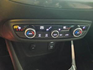 Opel Crossland Elegance *Kamera*SHZ*NAVI* 15.900 km 18.444 &euro; Miesbach 83714