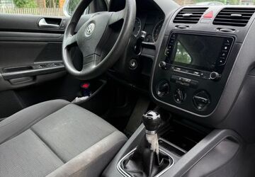 VW Golf 208.000 km 2.400 &euro; Rosenheim 83022