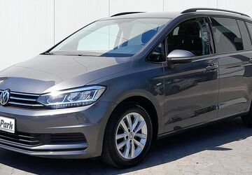 VW Touran 141.200 km 17.497 &euro; Tuntenhausen 83104