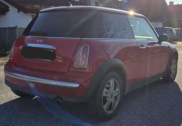 Mini One 221.716 km 2.000 &euro; Raubling 83064