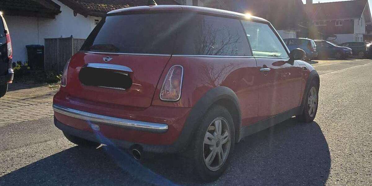 Mini One 221.716 km 2.000 &euro; Raubling 83064