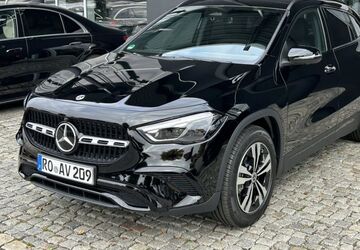 Mercedes-Benz GLA 200 8.000 km 43.800 &euro; Raubling 83064