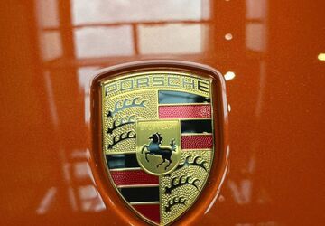 Porsche Macan 16.143 km 105.583 &euro; Oberaudorf 83080