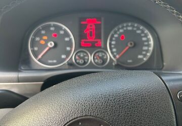 VW Touran 172.600 km 4.200 &euro; Stephanskirhen 83071