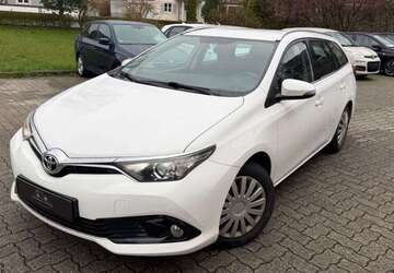 Toyota Auris 164.000 km 8.990 &euro; Bad Aibling 83043