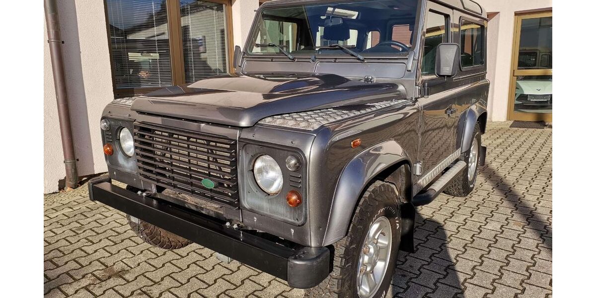 Land Rover Defender 85.000 km 38.500 &euro; Rosenheim 83024