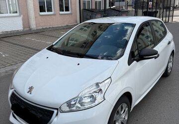 Peugeot 208 125.000 km 4.450 &euro; Rosenheim 83026