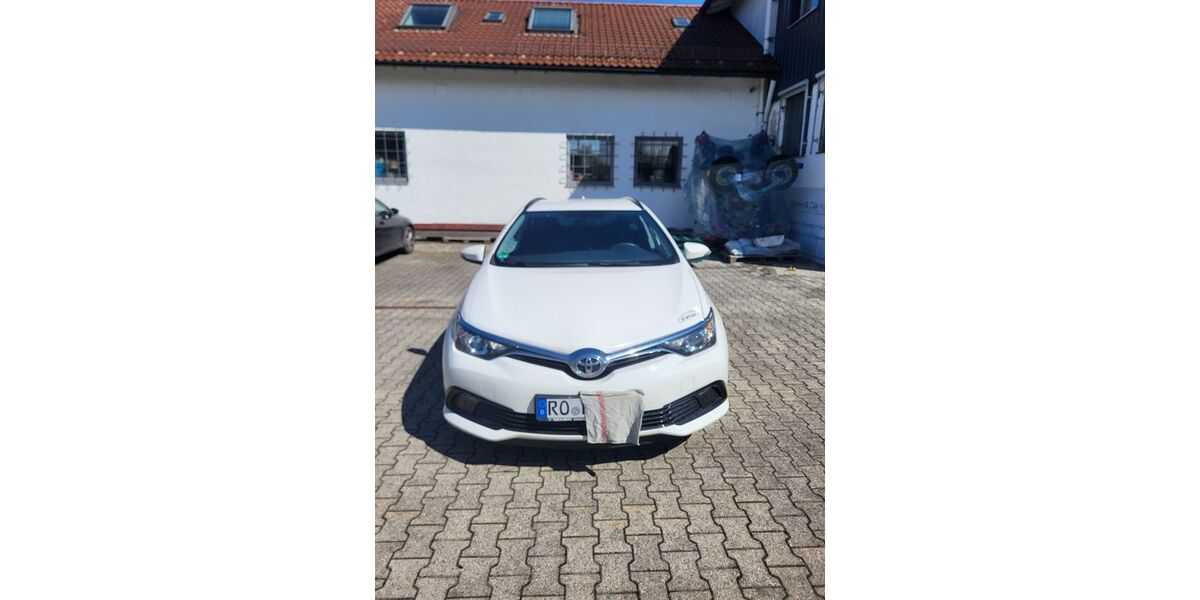 Toyota Auris Touring Sports 101.600 km 8.350 &euro; Kolbermoor 83059