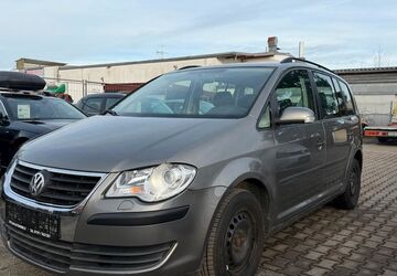 VW Touran 254.925 km 2.390 &euro; Rosenheim 83026
