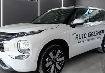 Mitsubishi Plug-in Hybrid Outlander 1.950 km 52.390 &euro; Rosenheim 83022