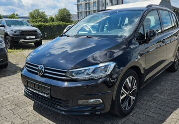 VW Touran 65.892 km 31.890 &euro; Rosenheim 83026