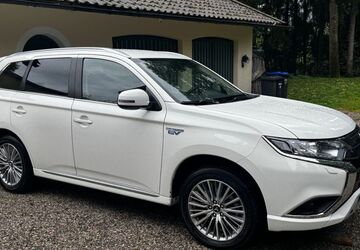 Mitsubishi Plug-in Hybrid Outlander 64.500 km 19.999 &euro; Unterwössen 83246
