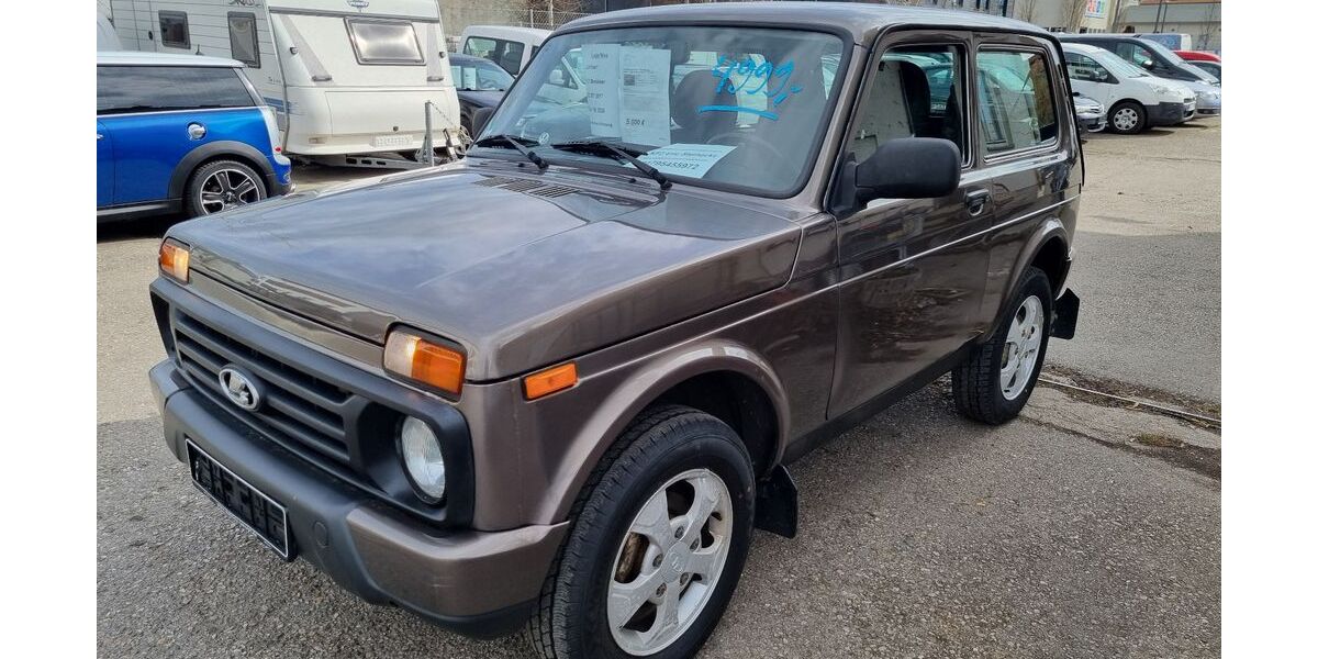 Lada Taiga 114.000 km 4.590 &euro; Rosenheim 83026