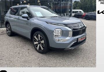 Mitsubishi Outlander 5.000 km 47.900 &euro; Bad Aibling 83043
