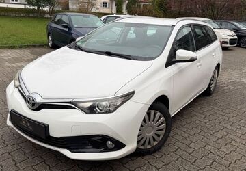 Toyota Auris Touring Sports 164.000 km 8.990 &euro; Bad Aibling 83043