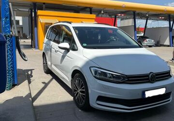 VW Touran 148.000 km 15.900 &euro; Rosenheim 83026