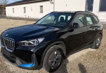 BMW iX1 57.300 km 30.900 &euro; Rosenheim 83026