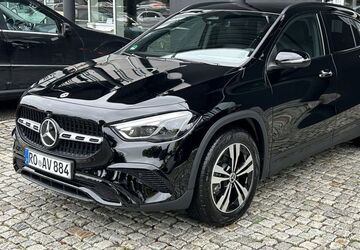 Mercedes-Benz GLA 200 8.000 km 43.800 &euro; Raubling 83064